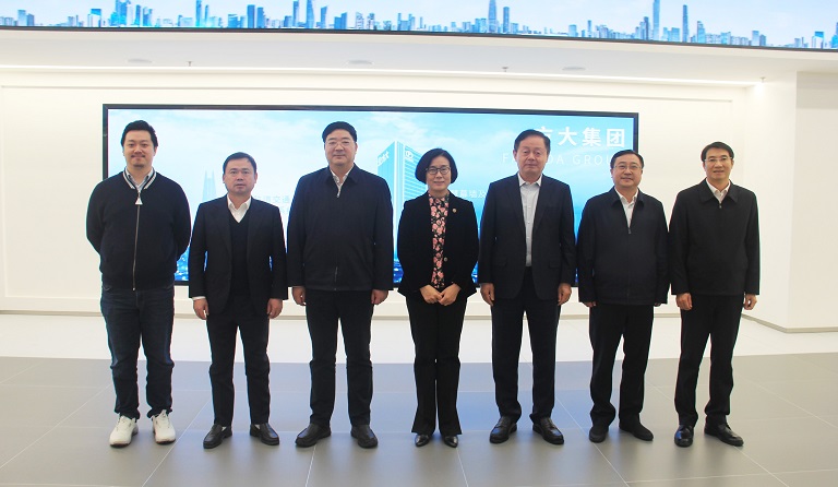 中共江西省委副书记、赣州市委书记吴忠琼一行莅临方大集团考察指导